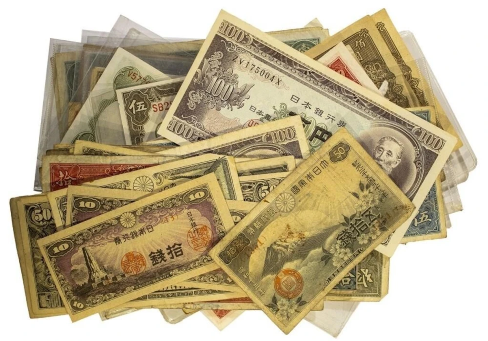 48 Pieces of Currency From the Orient