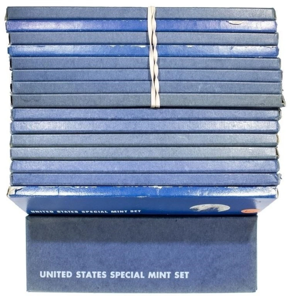 16 1966 Special Mint Sets