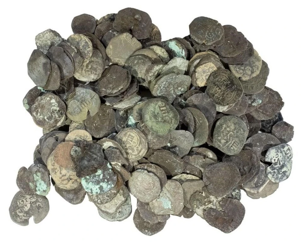 Hoard of Shipwreck Coins From a Florida Beach