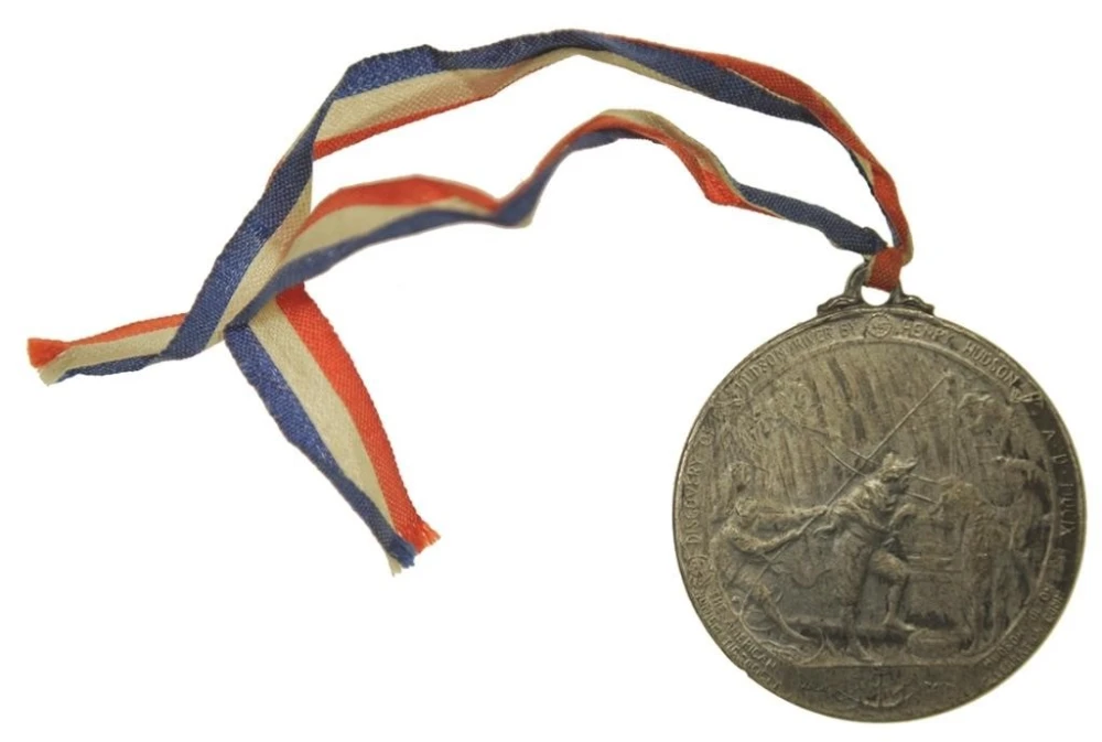 New York. 1909 Silvered Hudson-Fulton Medal